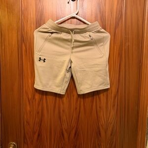 4 pairs of Under Armour boys size medium shorts